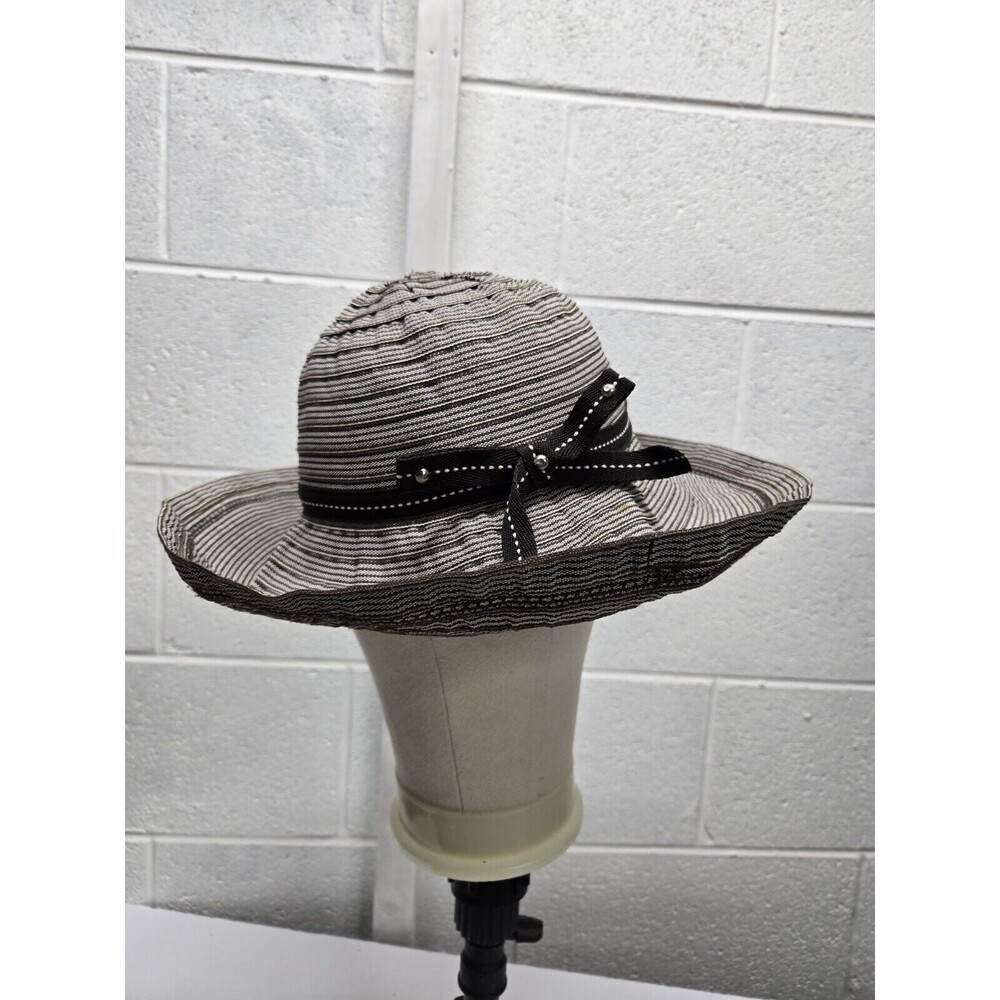 Gap Black and White Hat with Bow Sz S/M